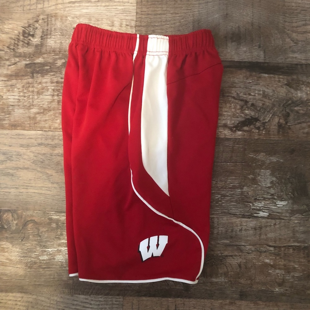 Wisconsin Badgers 🐻 Adidas basketball 🏀 shorts